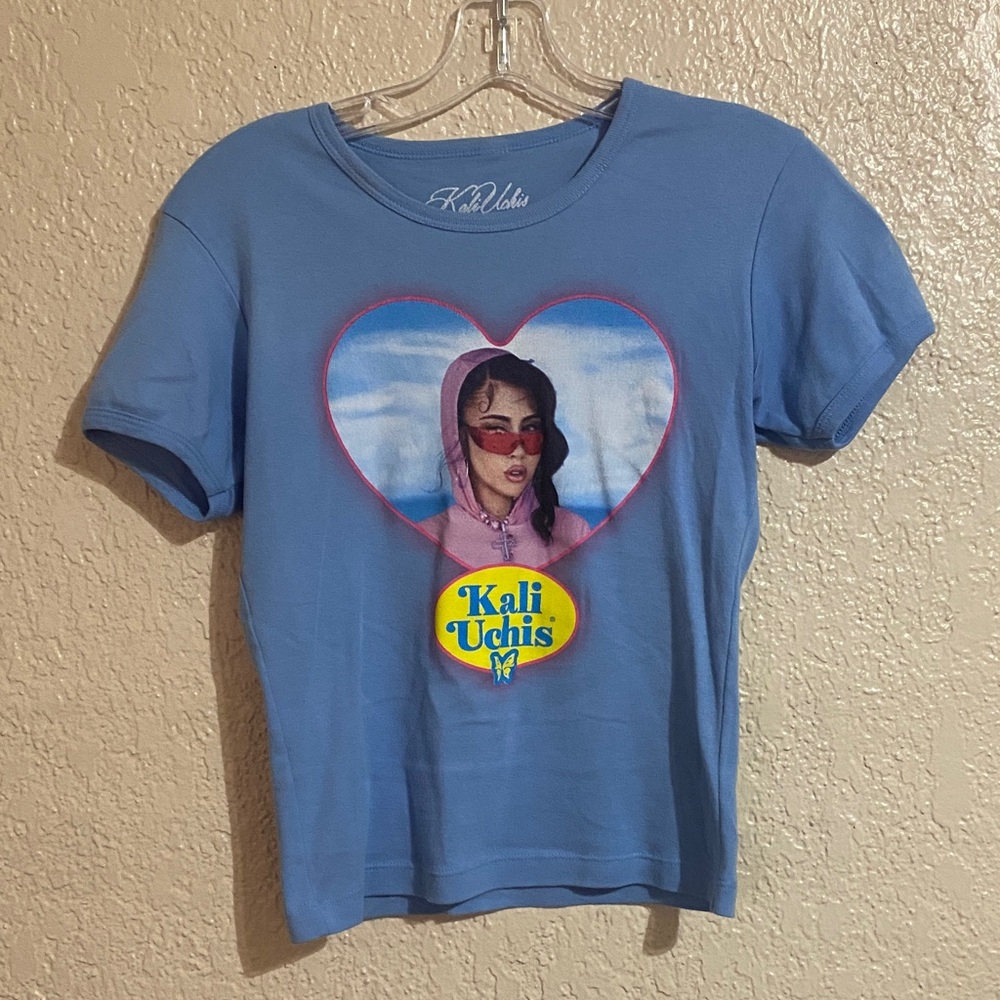 Kali Uchis - Blue Graphic Baby Tee - Short Sleeve